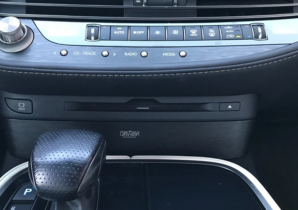 Lexus LS cena 250000 przebieg: 117800, rok produkcji 2017 z Hajnówka małe 742